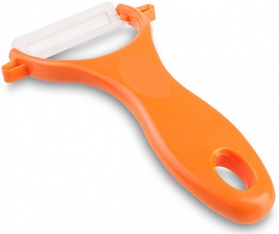 Kuchyňské nože a škrabky